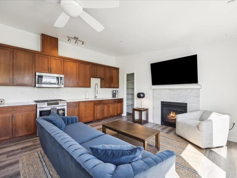Urban Oasis- Stylish Penthouse Retreat In Pdx Apartment Portland